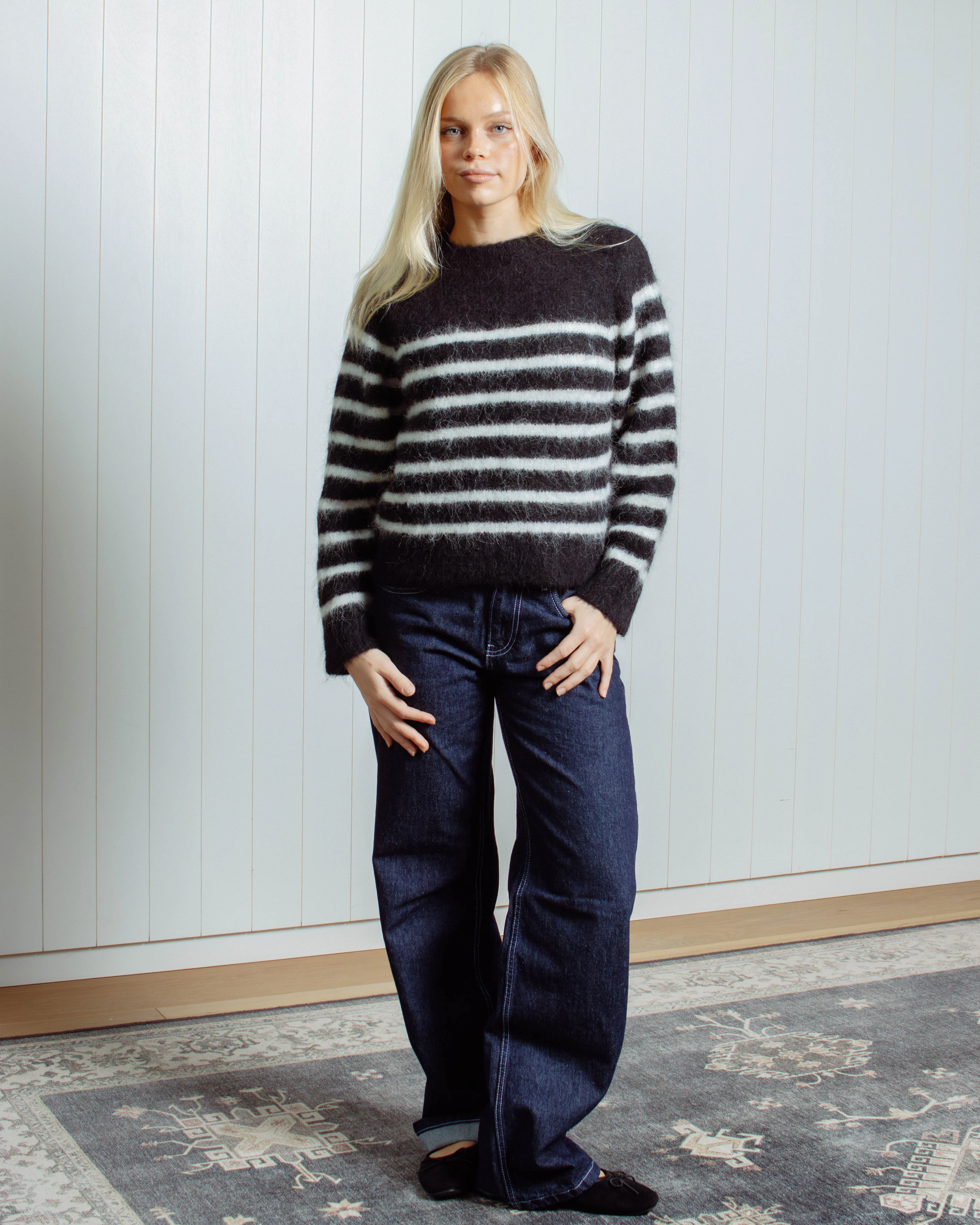 Cara Jumper - Black & White - Image 10