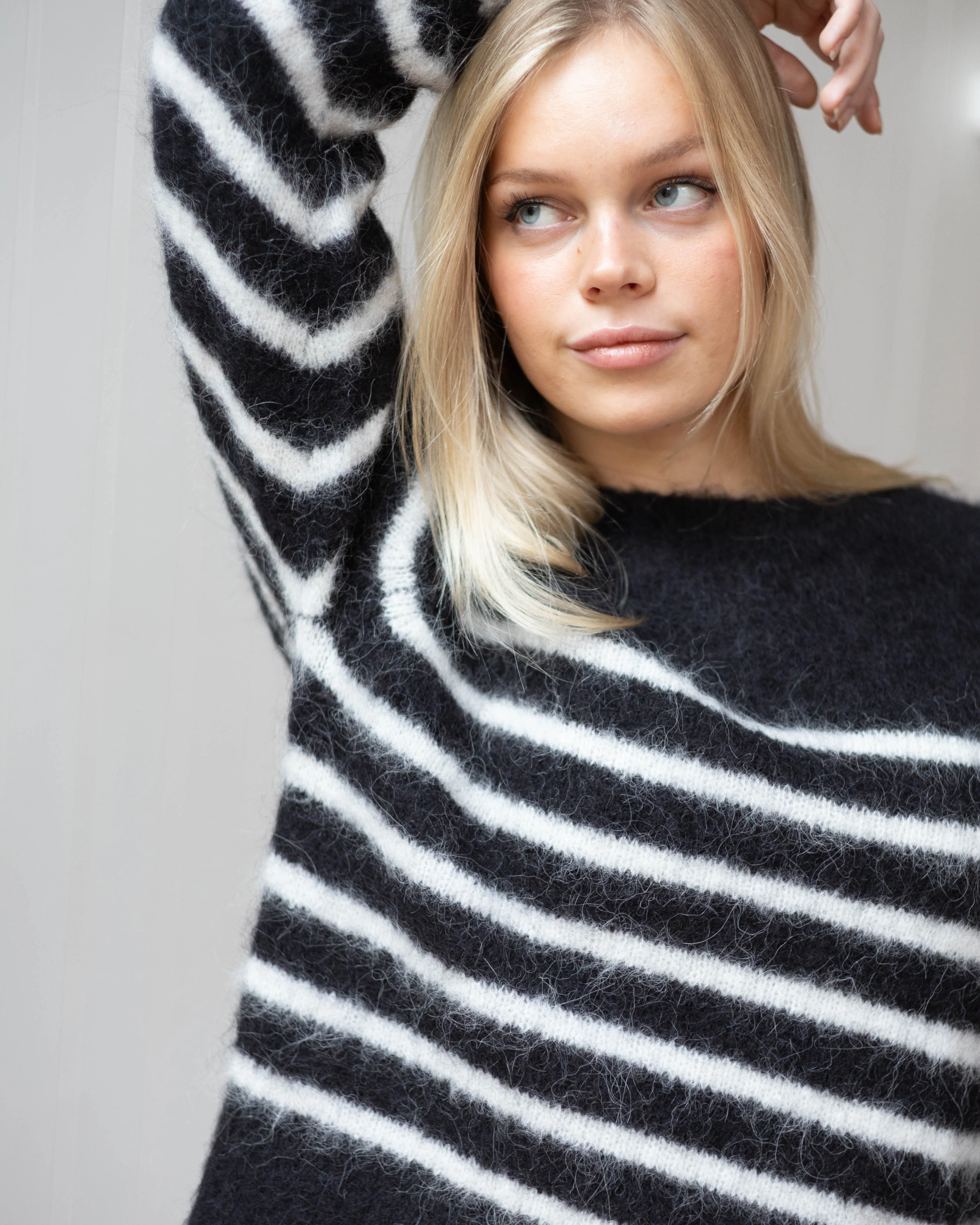 Cara Jumper - Black & White - Image 11
