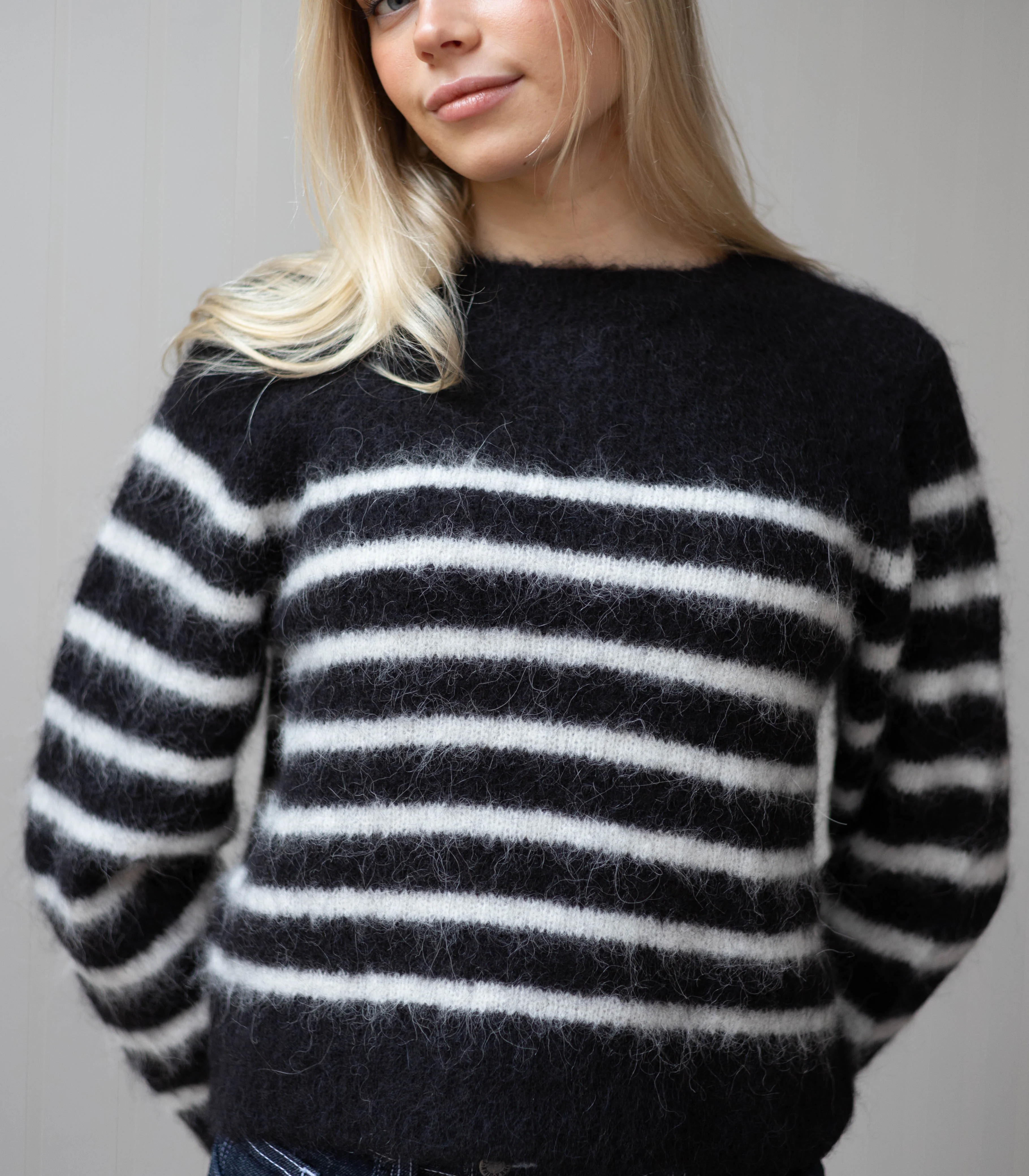 Cara Jumper - Black & White - Image 12