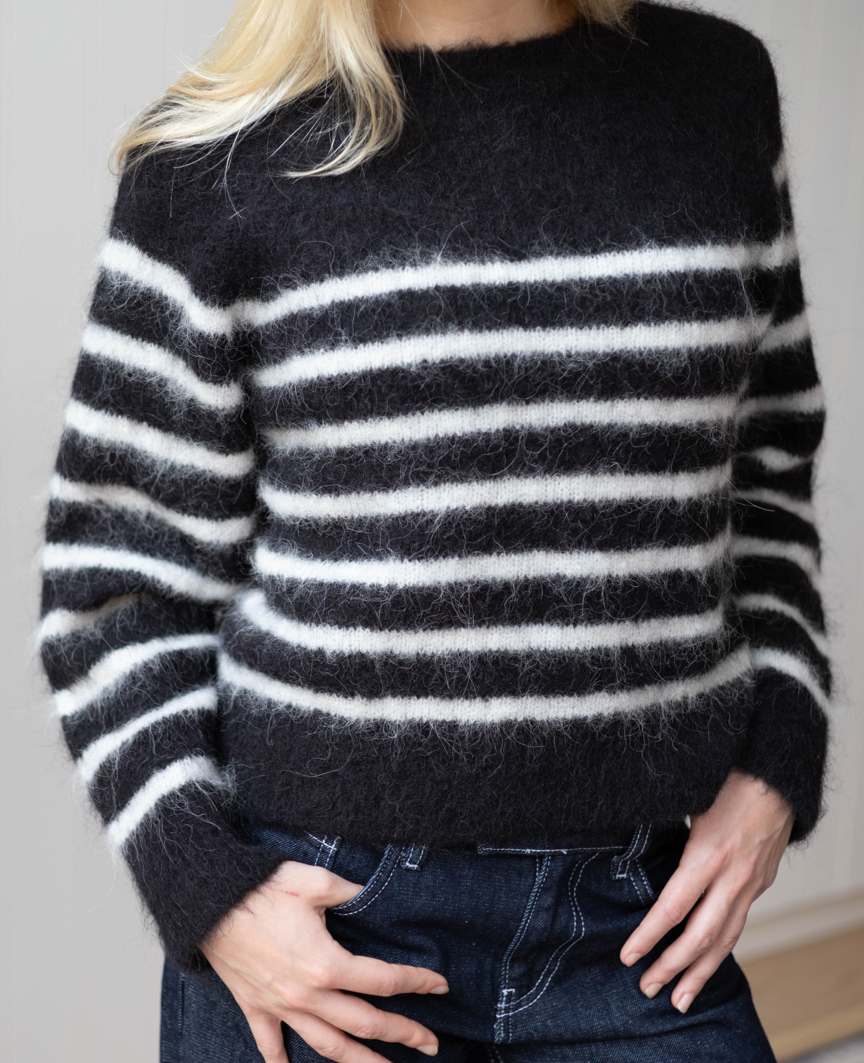 Cara Jumper - Black & White - Image 13