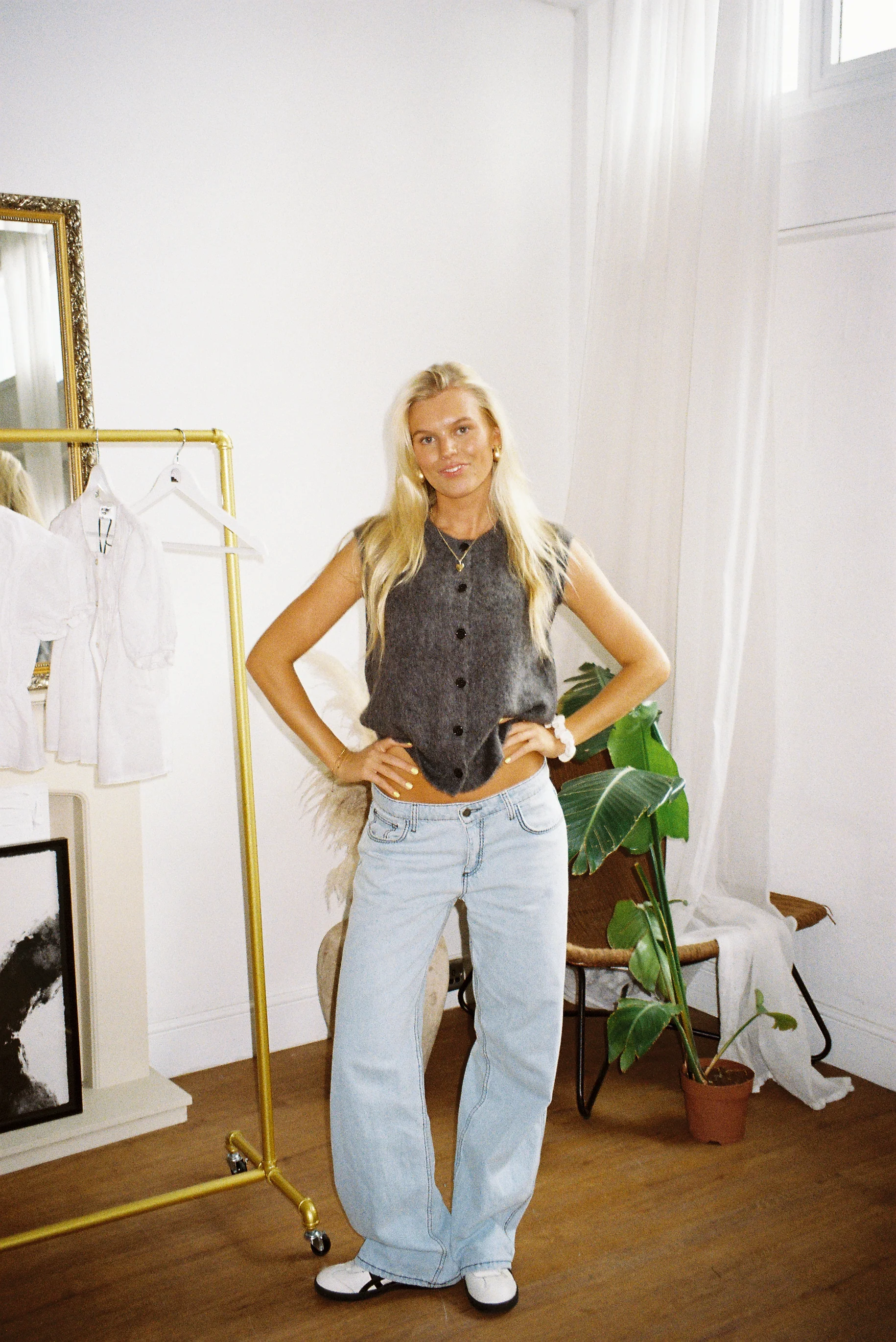 Knit Vest - Dark Grey - Image 8